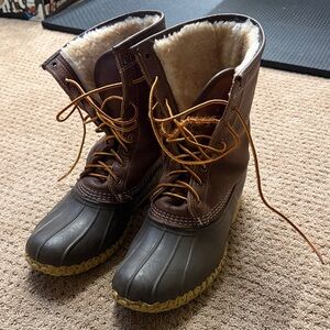 Men’s tumbled leather shearling lined LL bean boots size 10m